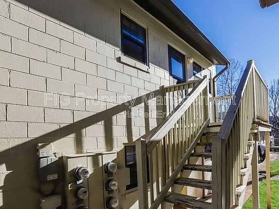 2nd image of 80 Jones Rd #4