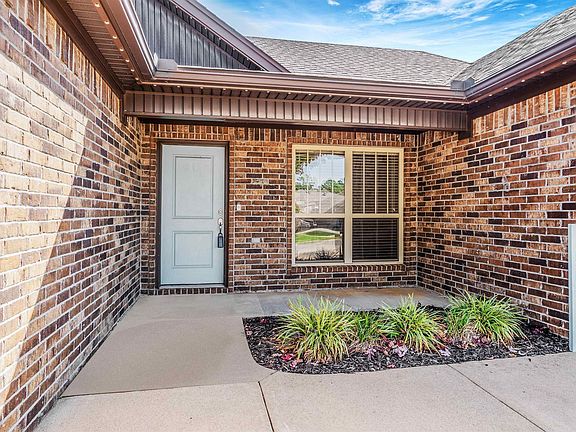 3rd image of 2802 Roset Ln