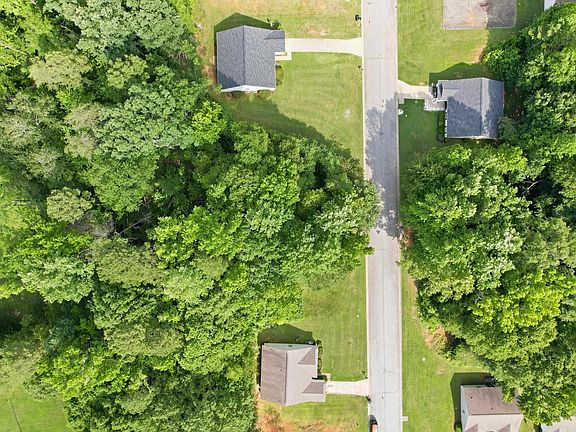 4th image of 105 Cypress Cove Ct