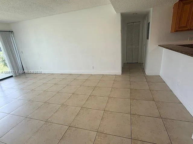 3 bed, 2.0 bath, $1,900 — Photo 4