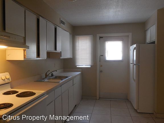 3rd image of 3022 Fairway Ln APT A