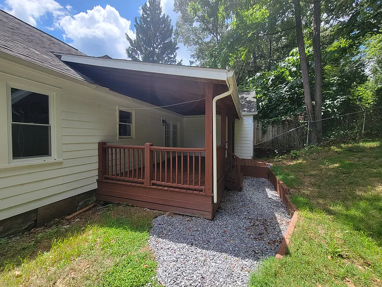 317 Poplar St — Photo 20