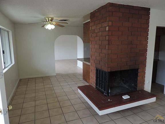 4th image of 2724 Valencia Dr