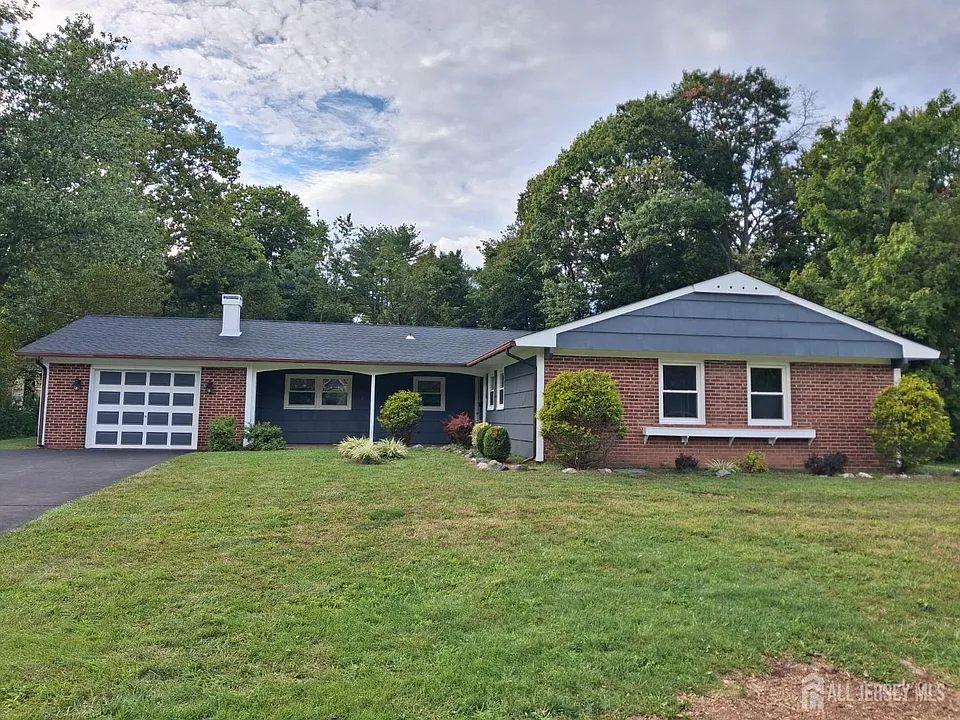 6 Flower Rd