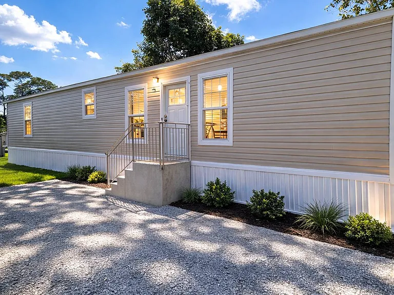 11500 SW Kanner Hwy #13 — Photo 8