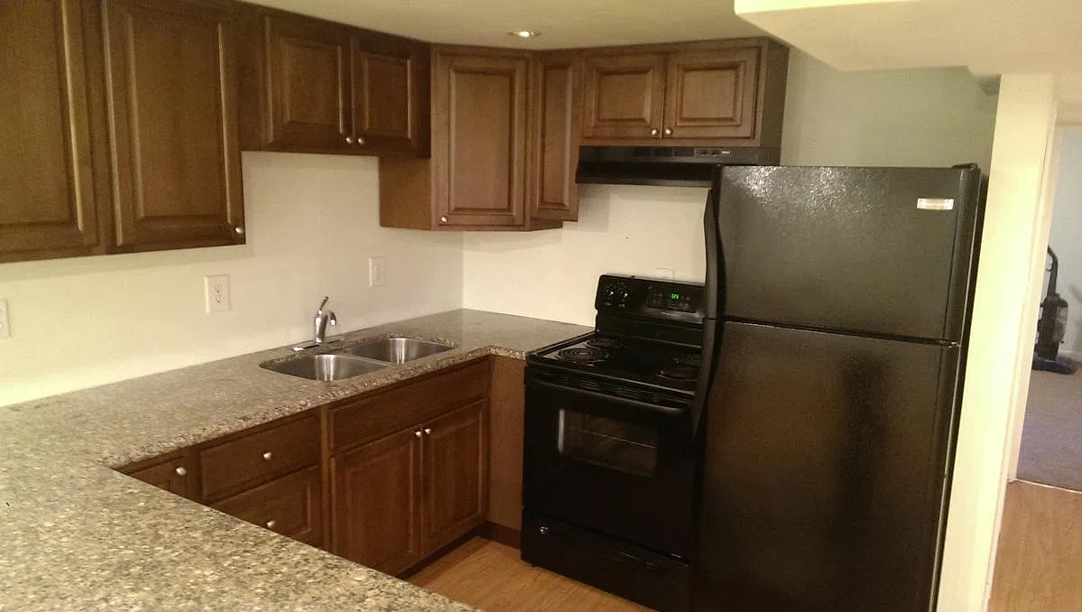 411 Florida Blvd — Photo 4