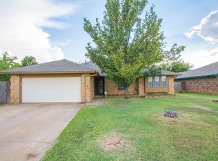 2616 Countrywood Ln, Edmond, OK 73012