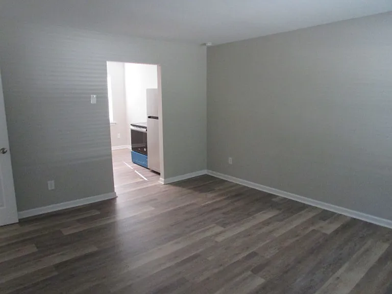 317 E Phifer St — Photo 2
