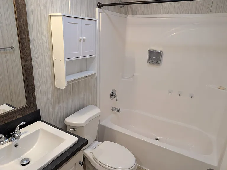 Avon Lakes Estates — Photo 13