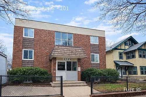 2725 Pleasant Ave Photo 1