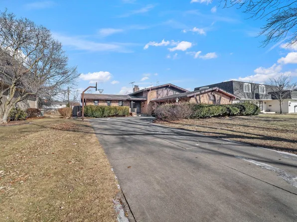 1111 Macarthur Blvd, Munster, IN 46321