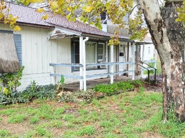 435 W Deberry Ave, Aransas Pass, TX 78336