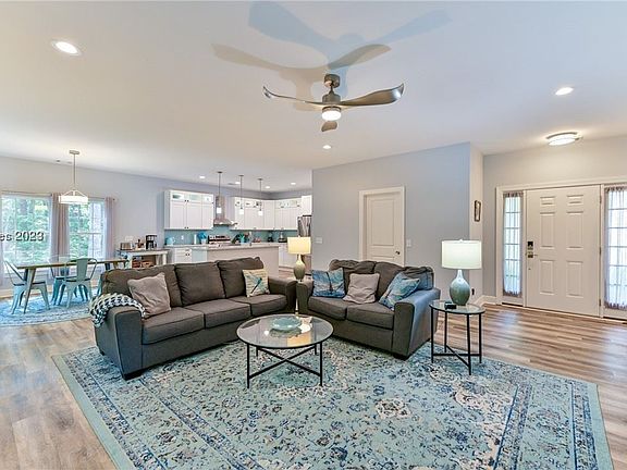 5th image of 33 Egret St
