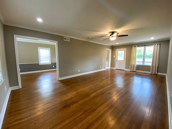 3rd image of 3815 Waynoka Ave