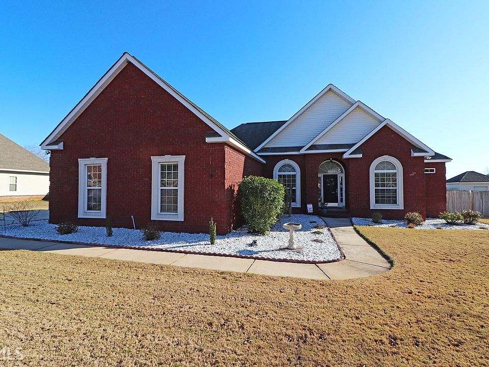 1st image of 238 Hathersage Dr