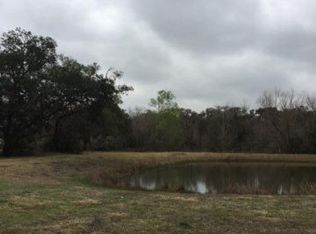 106 Legend Ln, Angleton, TX 77515