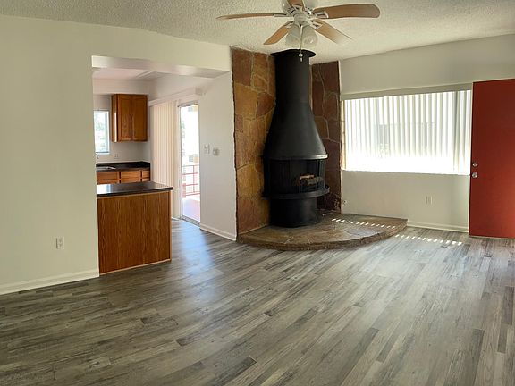 3rd image of 636 Robinson St #6