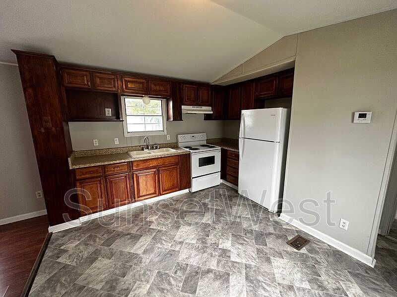 1st image of 601 Sunshine Dr