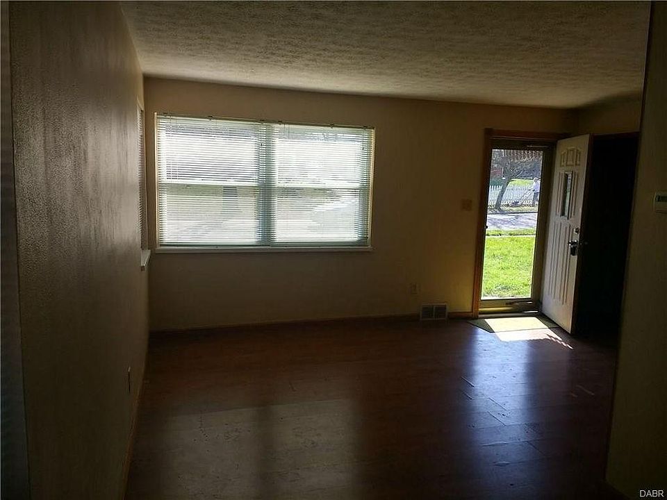 2nd image of 1463 Pershing Blvd