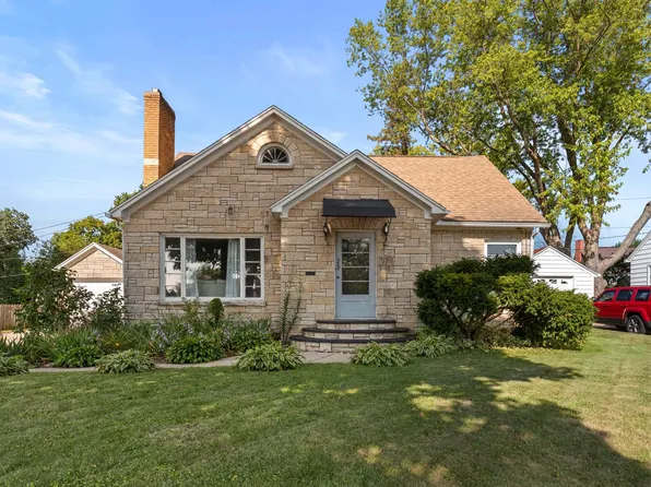 908 Newbury St, Ripon, WI 54971