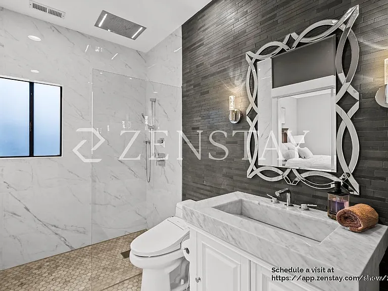 shared bathroom for queen and full bedrooms