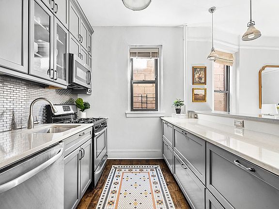 3rd image of 250 W 22nd St APT 4B
