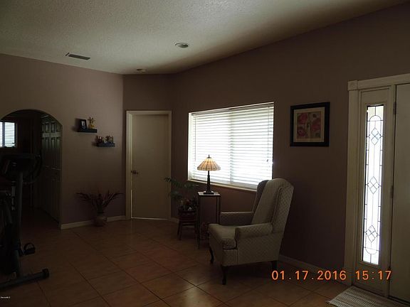 5th image of 148 Bonita St