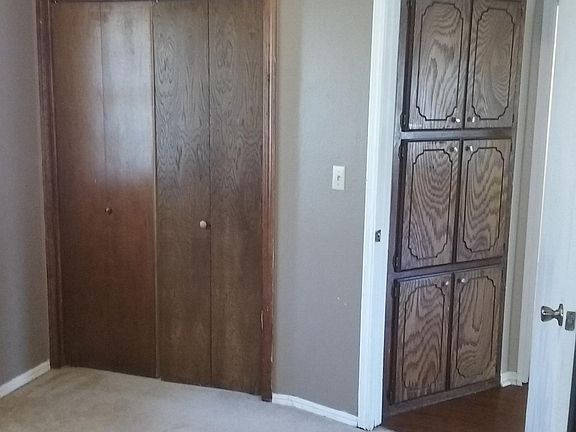 5th image of 845 W Forest Dr