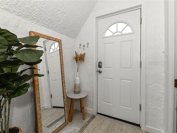 3rd image of 19354 Malvern Ave