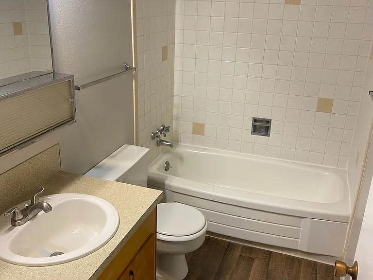 401 S Holly St — Photo 39