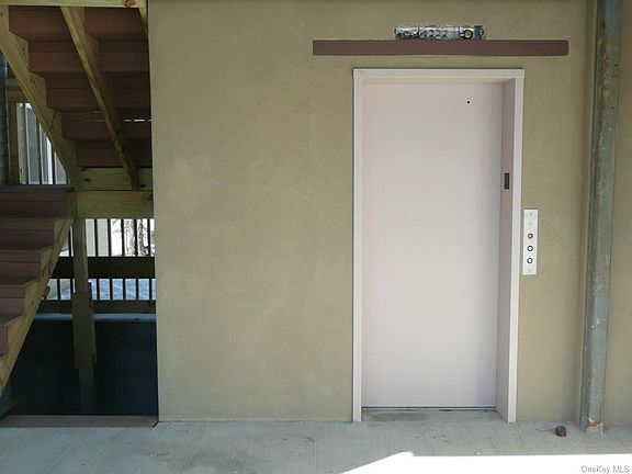 4th image of 266 S Lexington Ave Unit 12