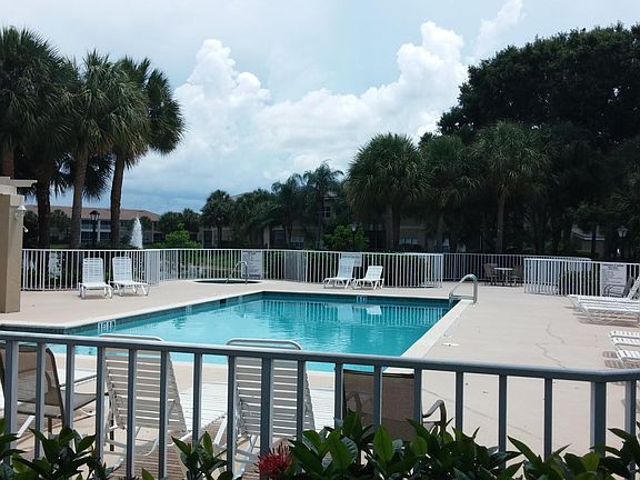 3rd image of 12181 Summergate Cir #U-102