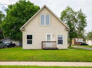 2838 E Walnut St, Des Moines, IA 50317