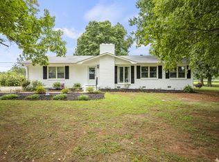 10586 David Crockett Pkwy W, Belvidere, TN 37306