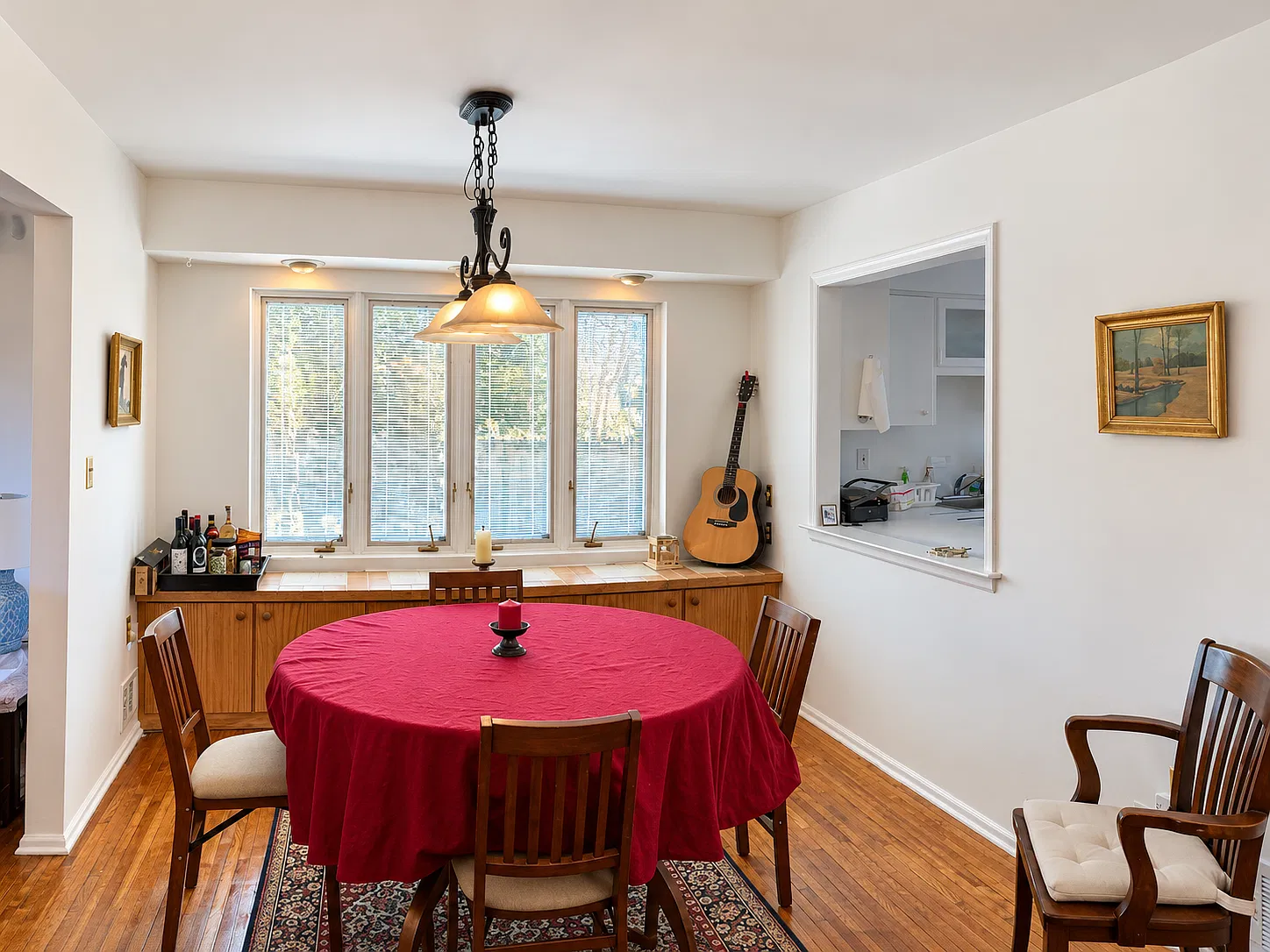 3 bed, 2.5 bath, 1890 sqft, $1,300 — Photo 4