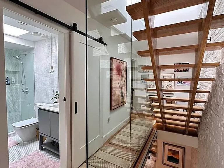 438 Hancock St #2 — Photo 13