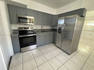 1372 NE 149th St #1372, Miami, FL 33161