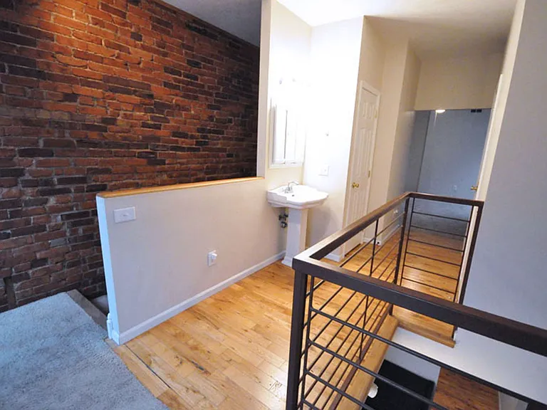 1216 Indianola Ave — Photo 9