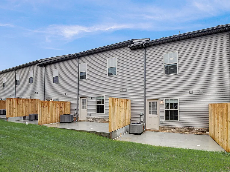 Greystone Townhomes — Photo 20