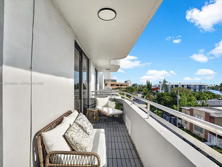 8201 Byron Ave #502 — Photo 35