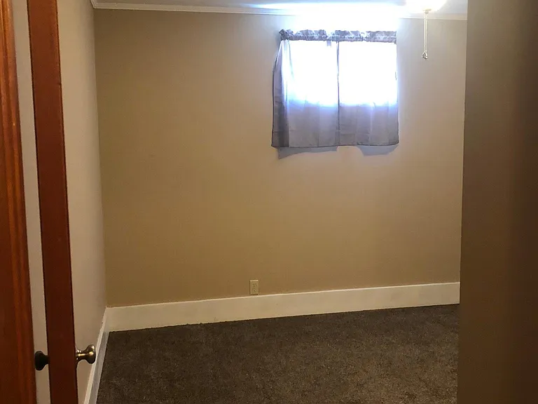213 E Walnut St #D — Photo 10