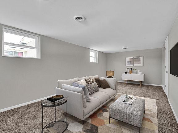 3rd image of 16954 Langley Ave