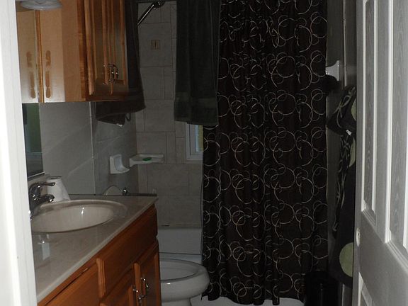 3rd image of 1352 Carver Pl #Private