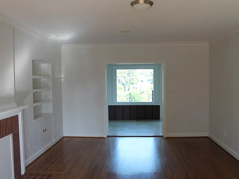 3711 Eagle St — Photo 9