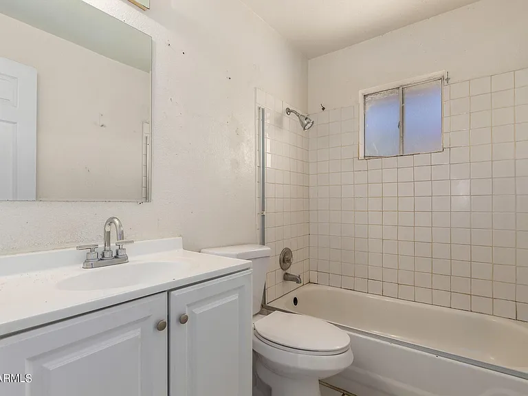 5930 W Whitton Ave — Photo 10