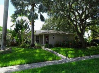 18301 SW 87th Ave, Palmetto Bay, FL 33157