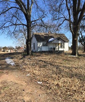 3rd image of 1541 County Road 2243