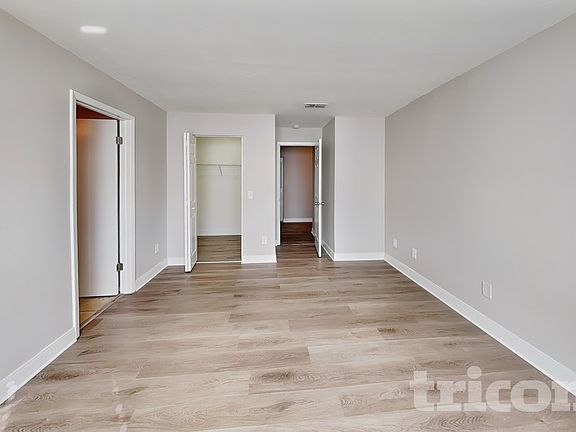 5th image of 1020 Red Oak Cir