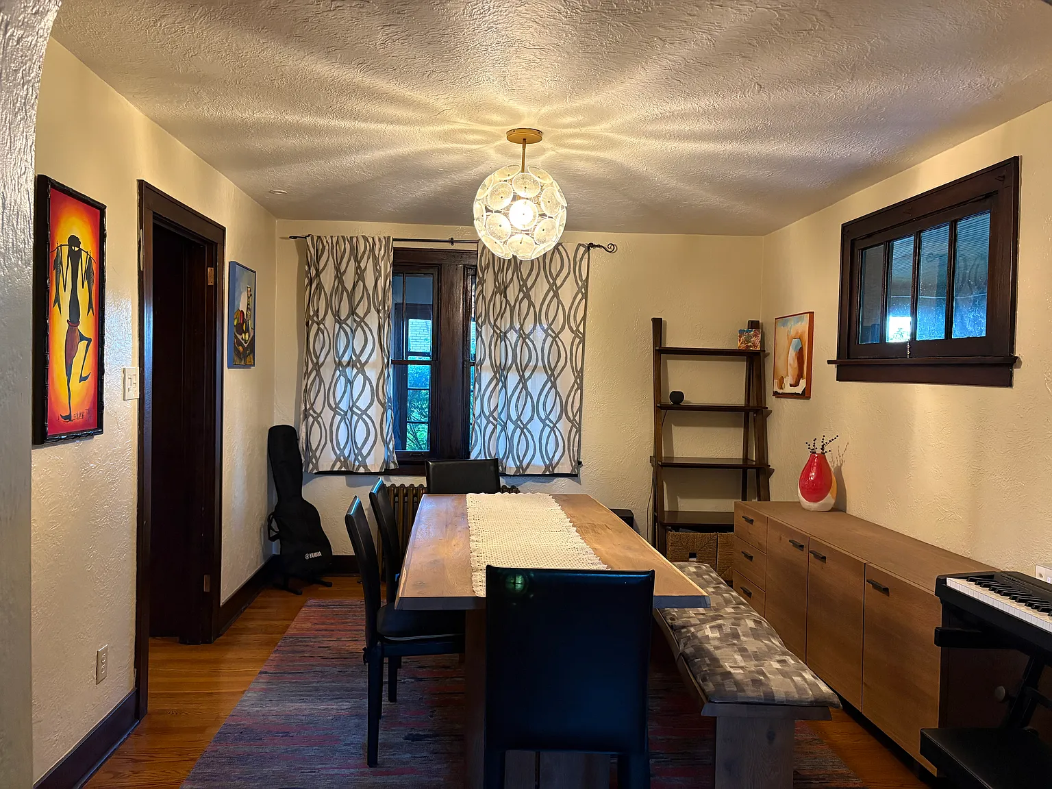 3 bed, 1.5 bath, 2052 sqft, $2,500 — Photo 4