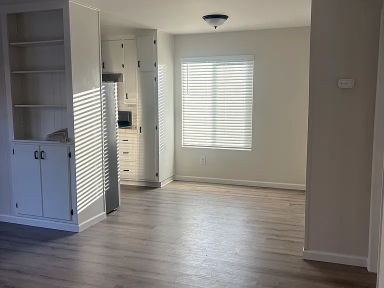 4361 Winona Ave #1 — Photo 18